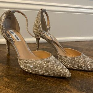 New Steve Madden Pointed Toe Heel